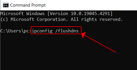 دستور ipconfig /flushdns را وارد کنید و Enter را بزنید.